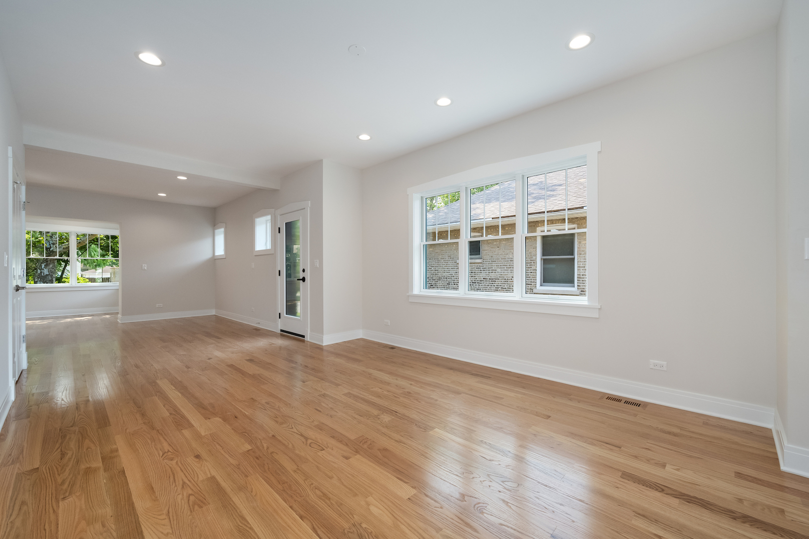 5310 N Spaulding Avenue Property Photo 9