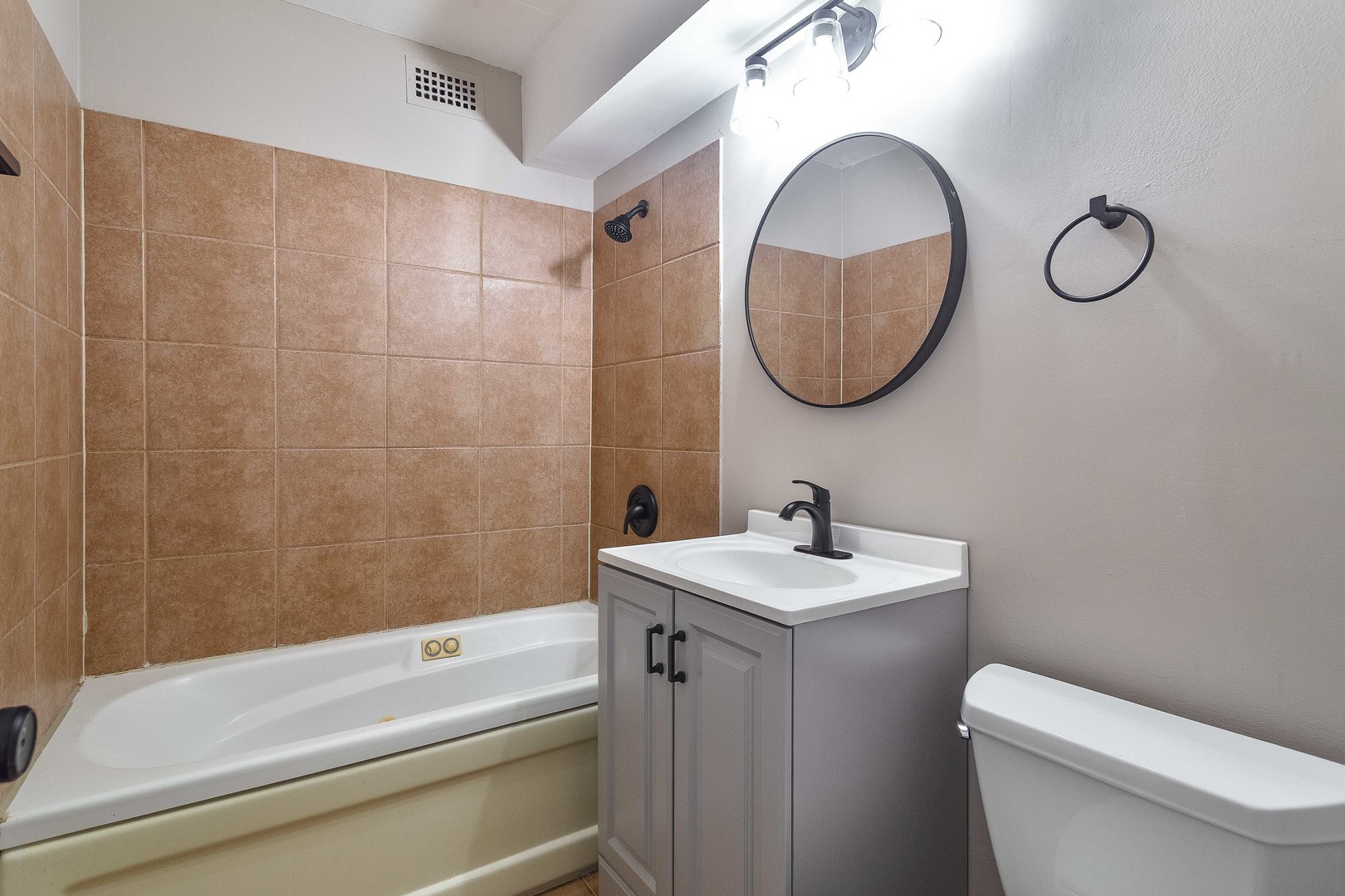 2115 W Farwell Avenue 511 Property Photo 11