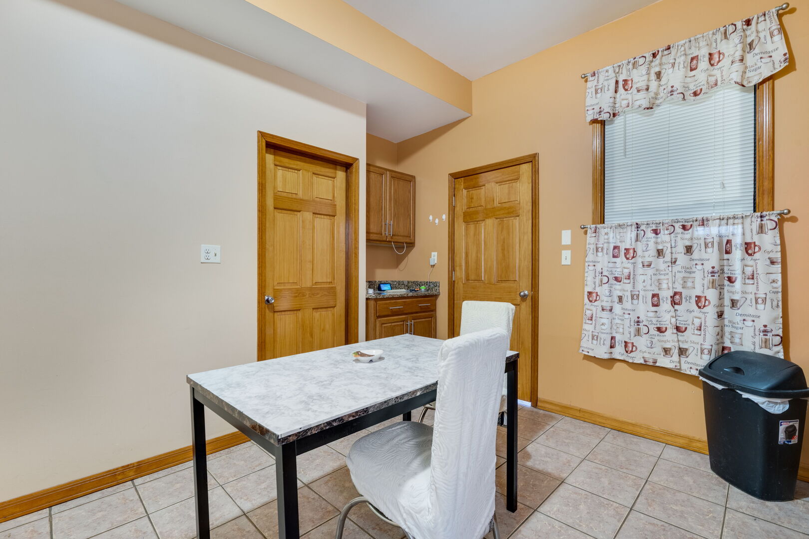 2312 W Taylor Street Property Photo 6