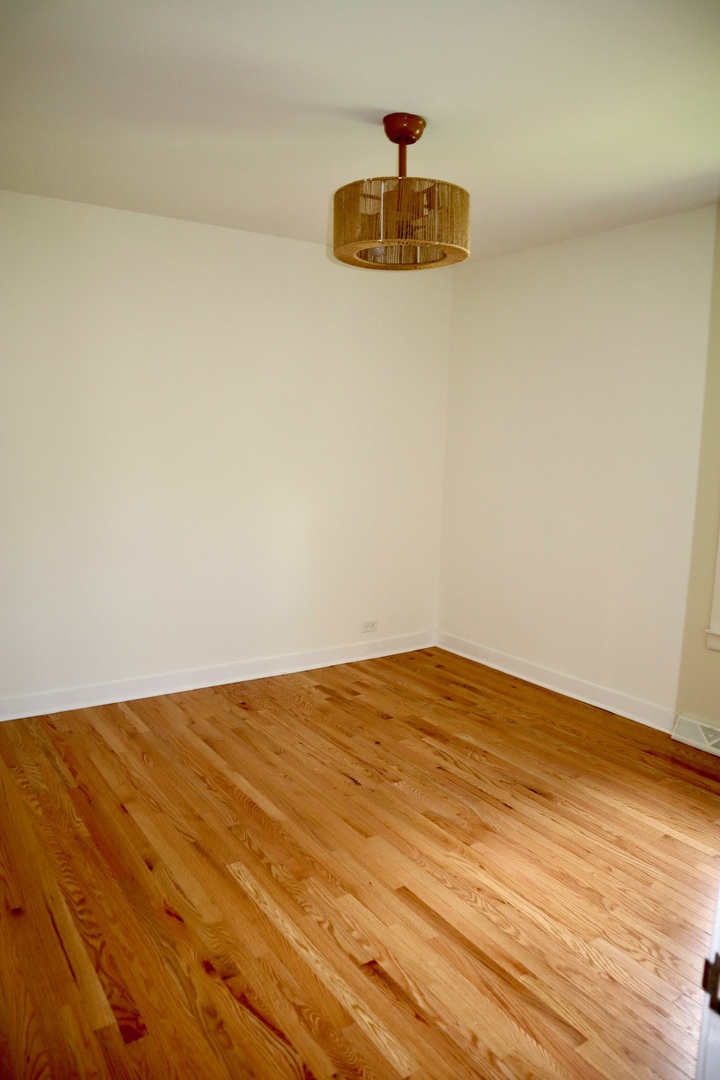 2125 N Mulligan Avenue Property Photo 7