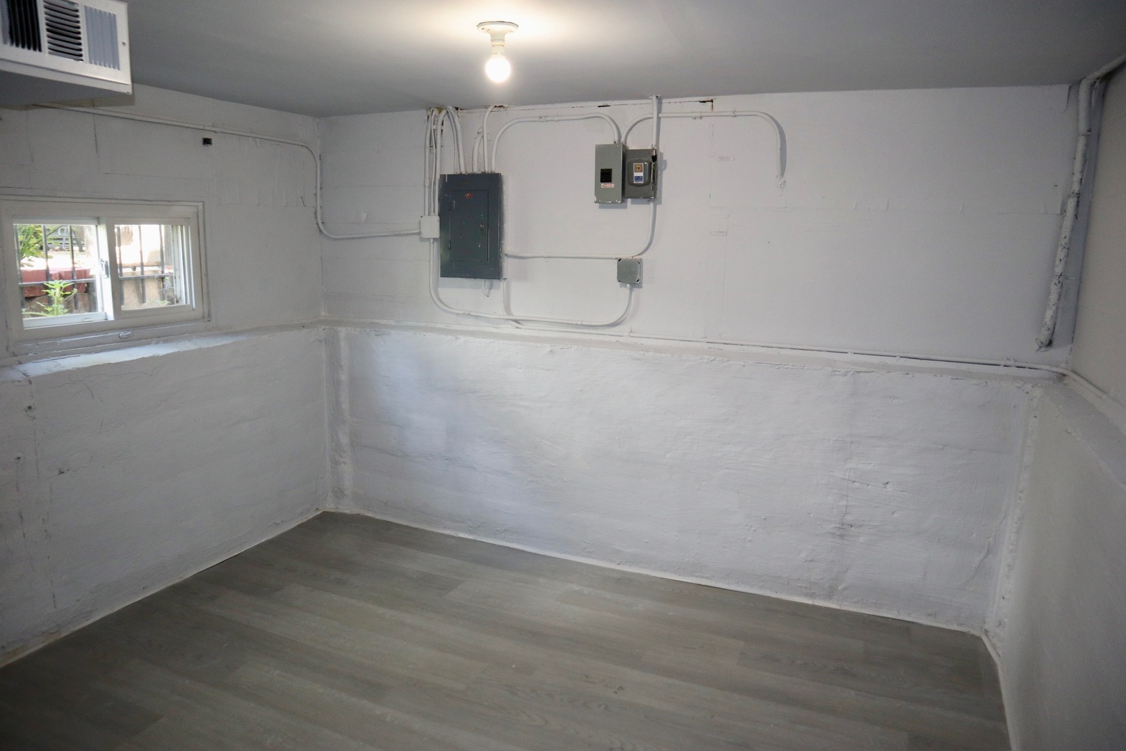 2125 N Mulligan Avenue Property Photo 19