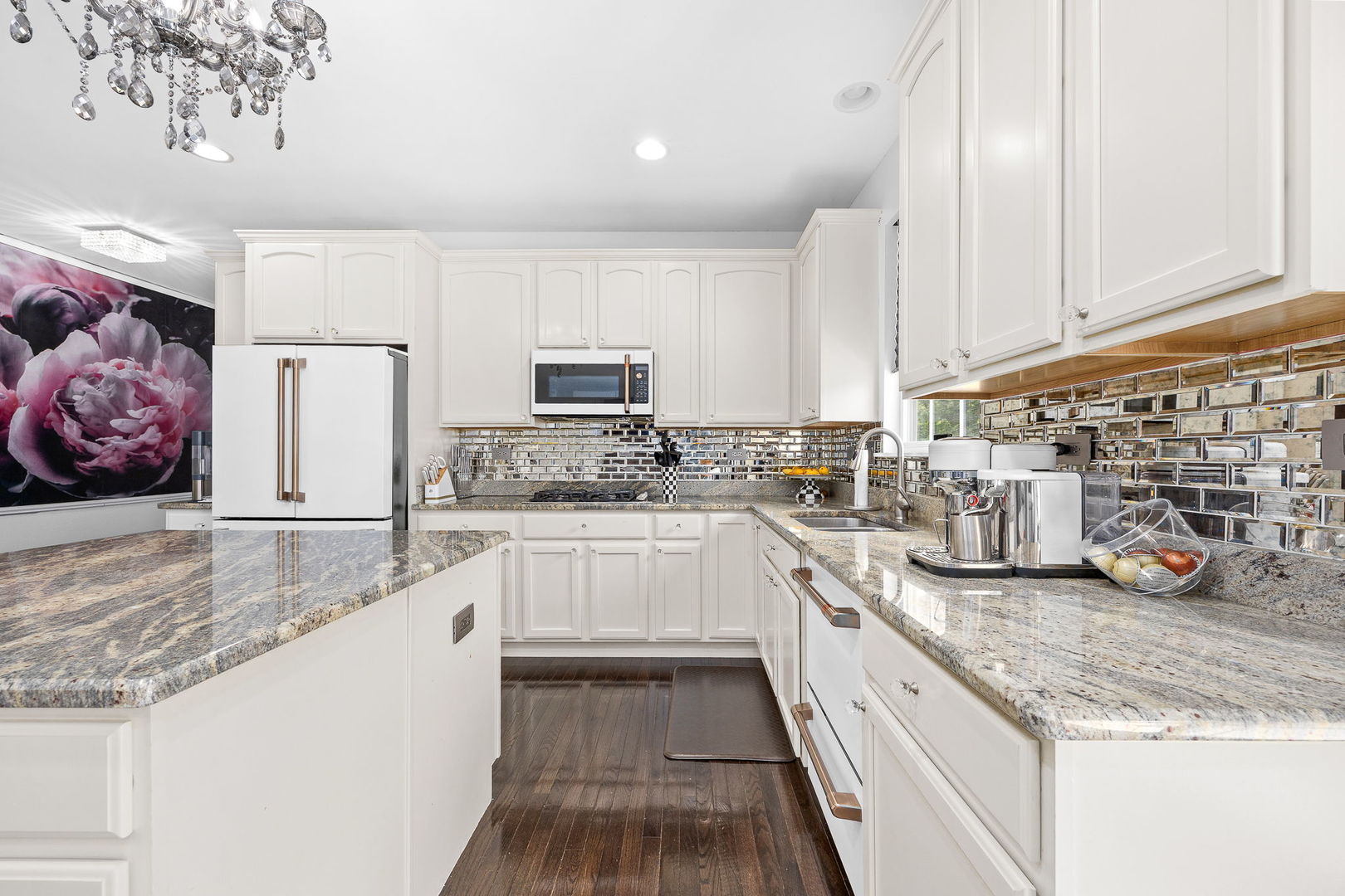 2297 Deerpath Road Property Photo 9