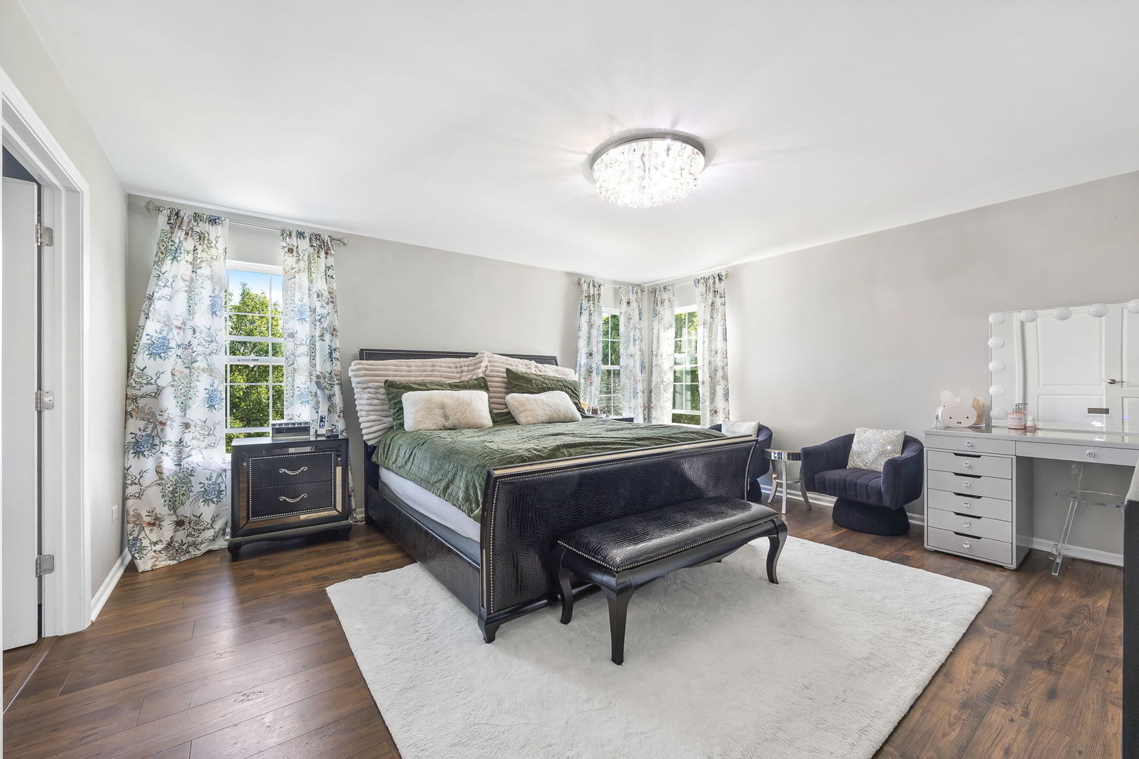 2297 Deerpath Road Property Photo 12