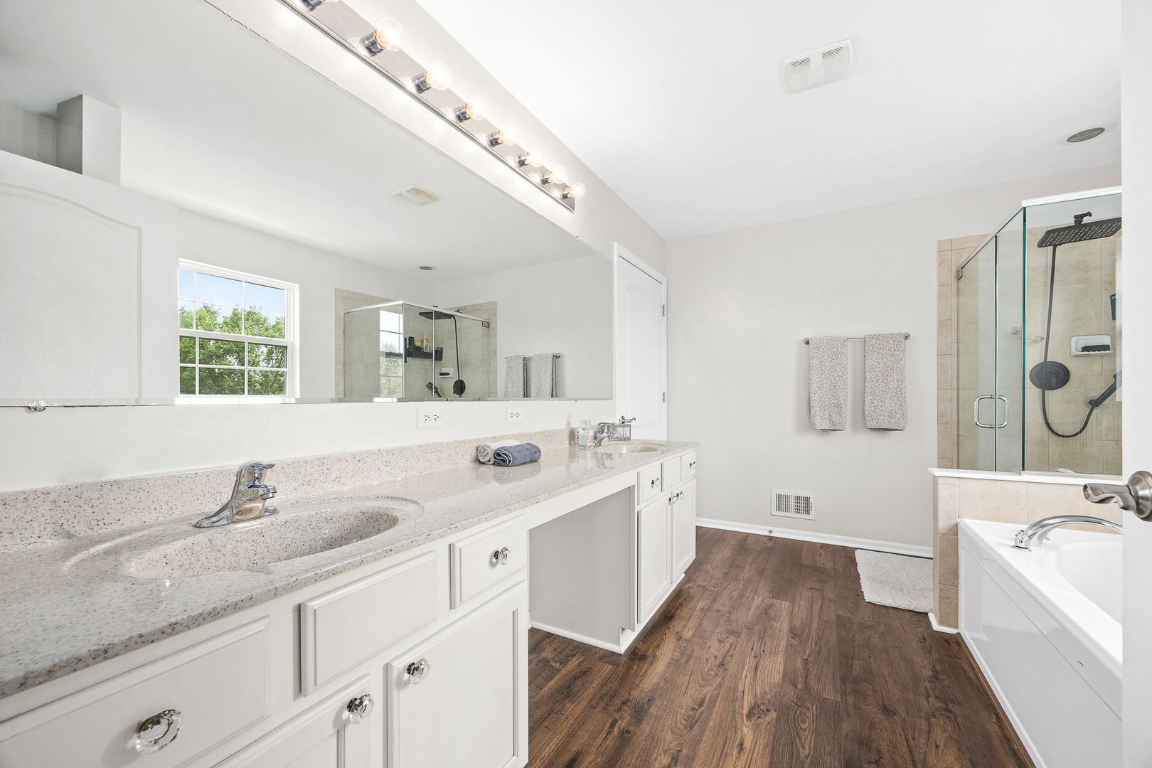 2297 Deerpath Road Property Photo 13