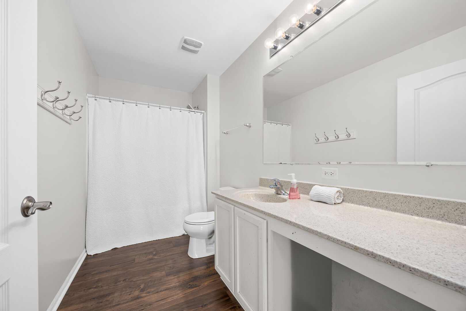 2297 Deerpath Road Property Photo 20