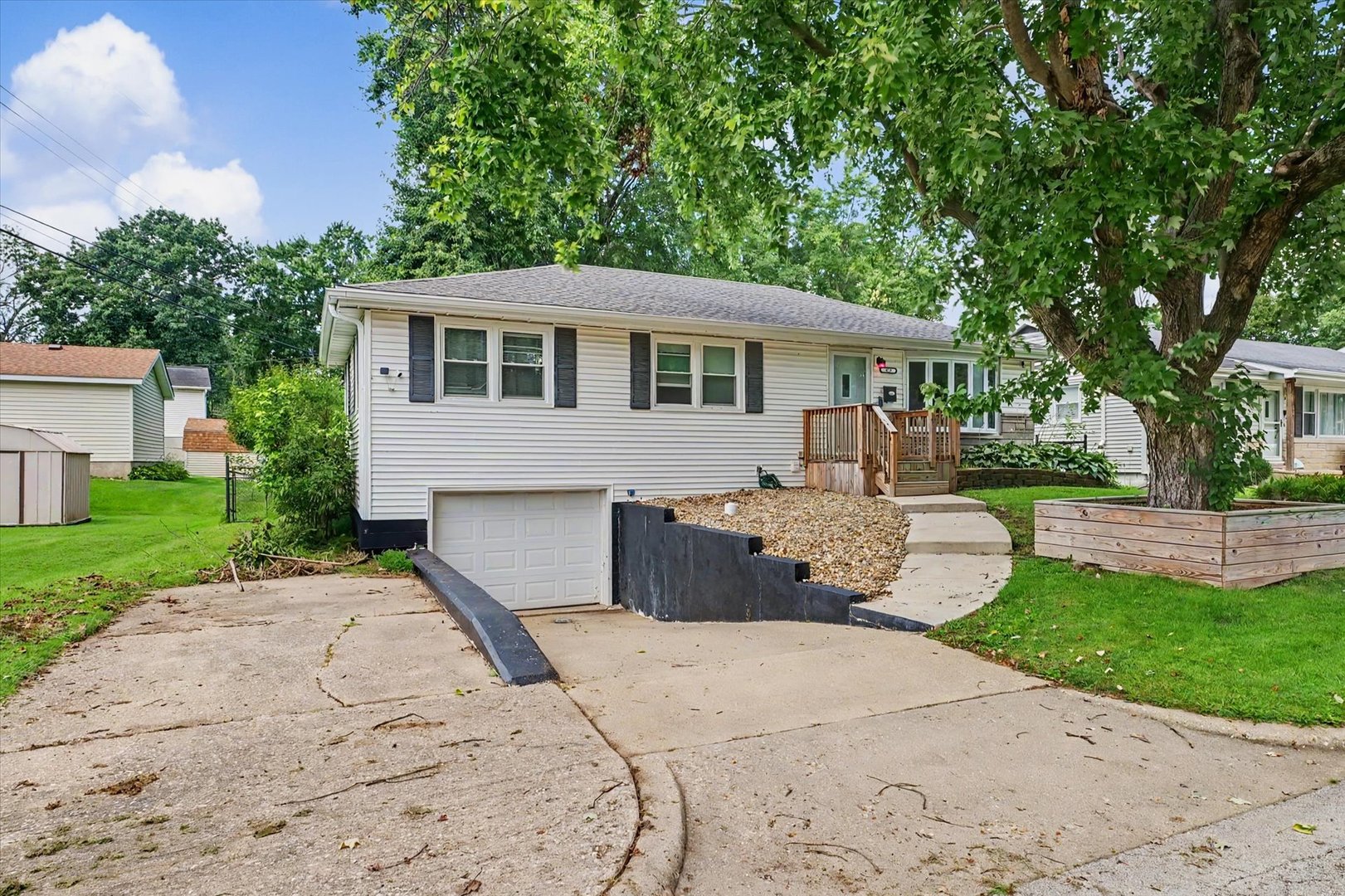 49 Colorado Drive Property Photo 1