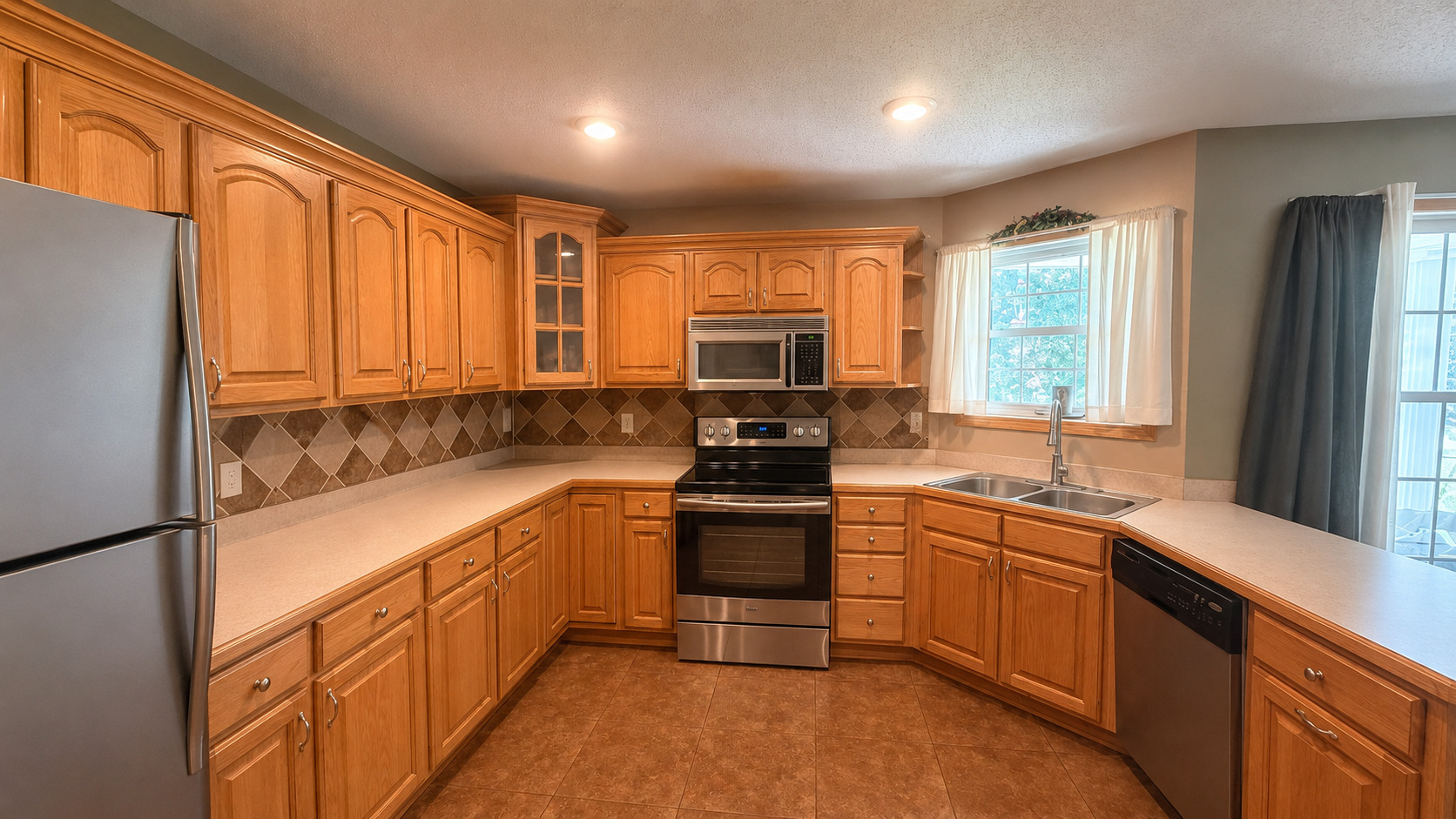 18205 Irvington Road Property Photo 4