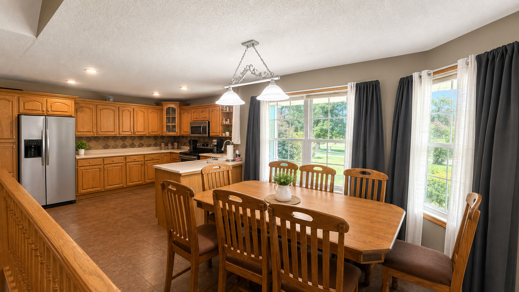 18205 Irvington Road Property Photo 6