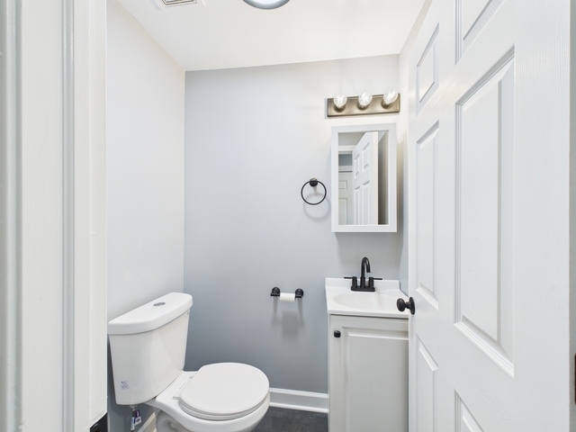 1729 E 67th Street 2e Property Photo 9