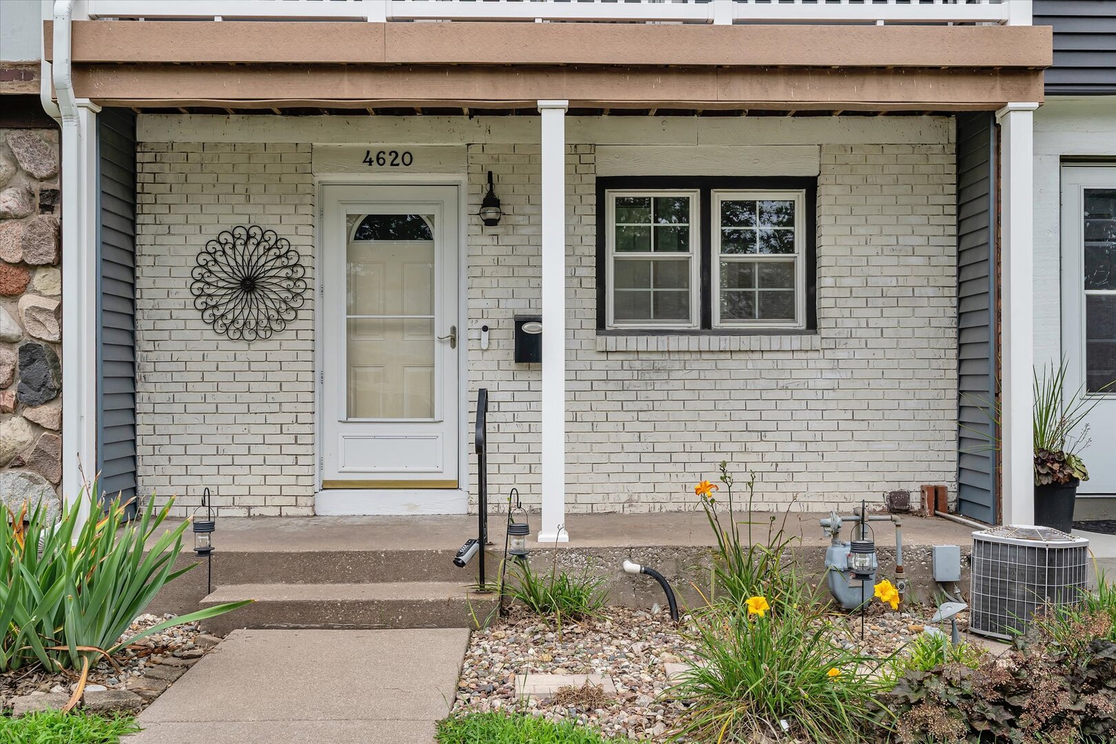 4620 Warren Street Property Photo 6