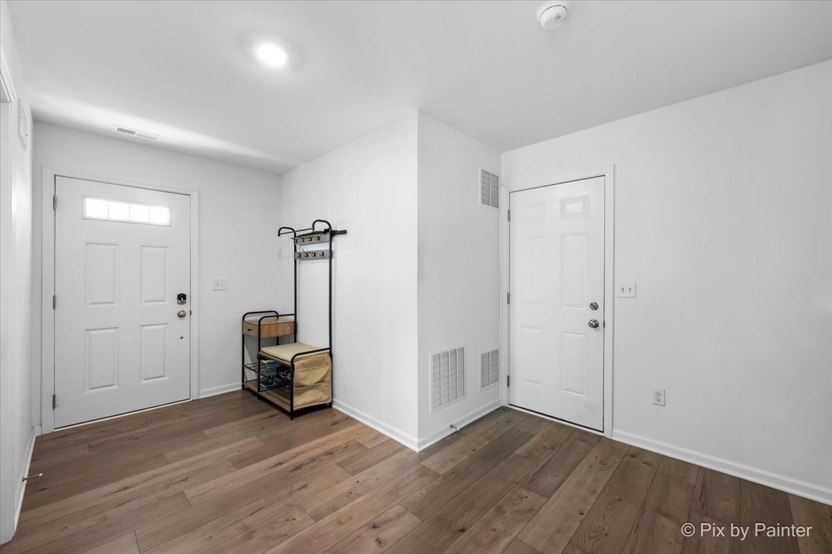 466 Comstock Road Property Photo 7
