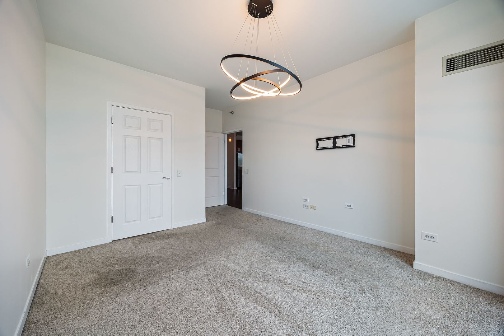 757 N Orleans Street 605 Property Photo 16
