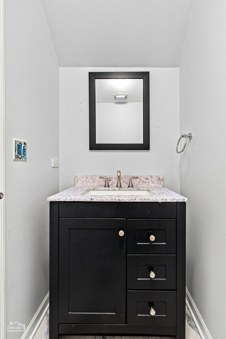 12736918 Property Photo 23