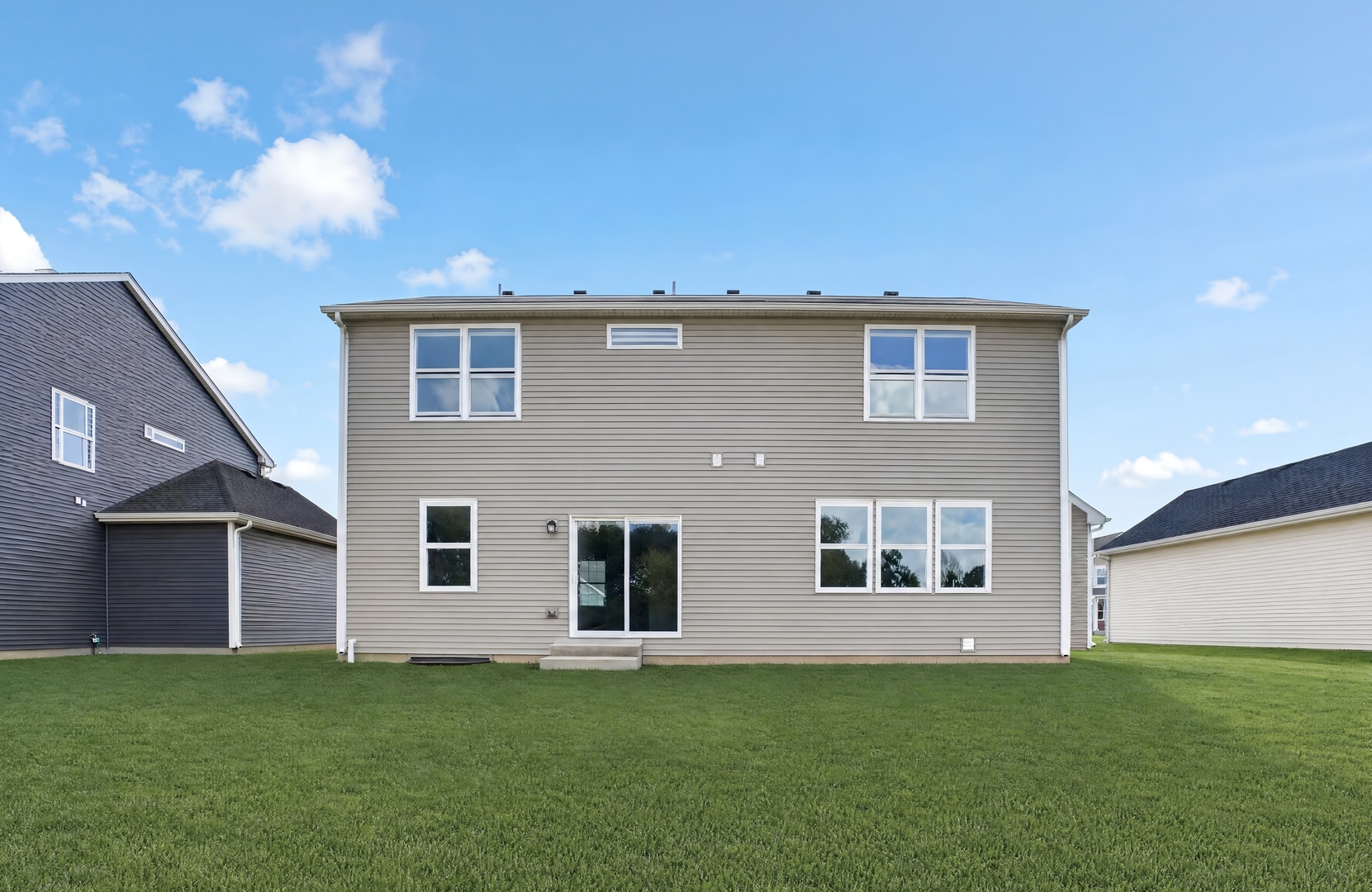 3841 Meadowridge Drive Property Photo 2