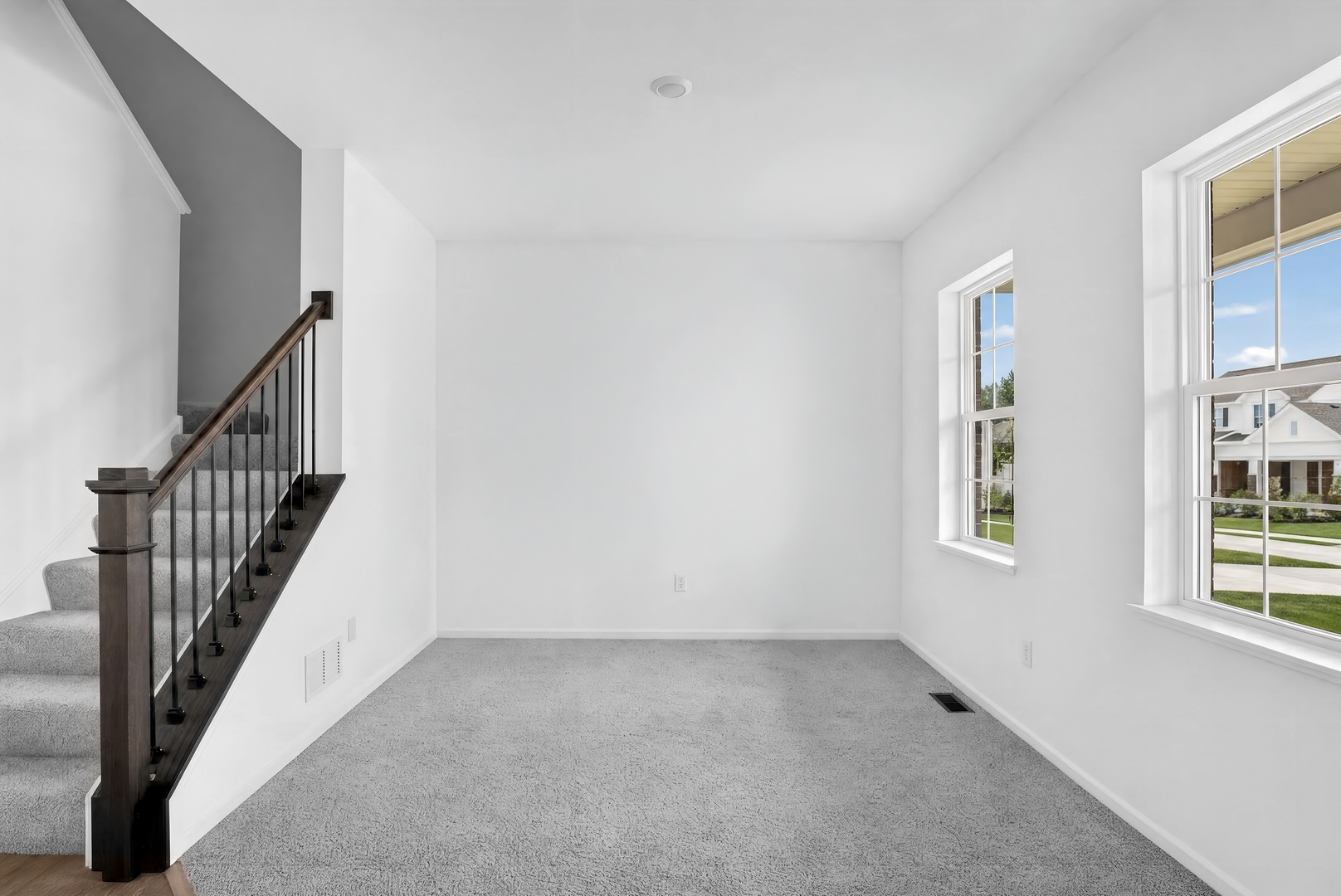 3841 Meadowridge Drive Property Photo 3