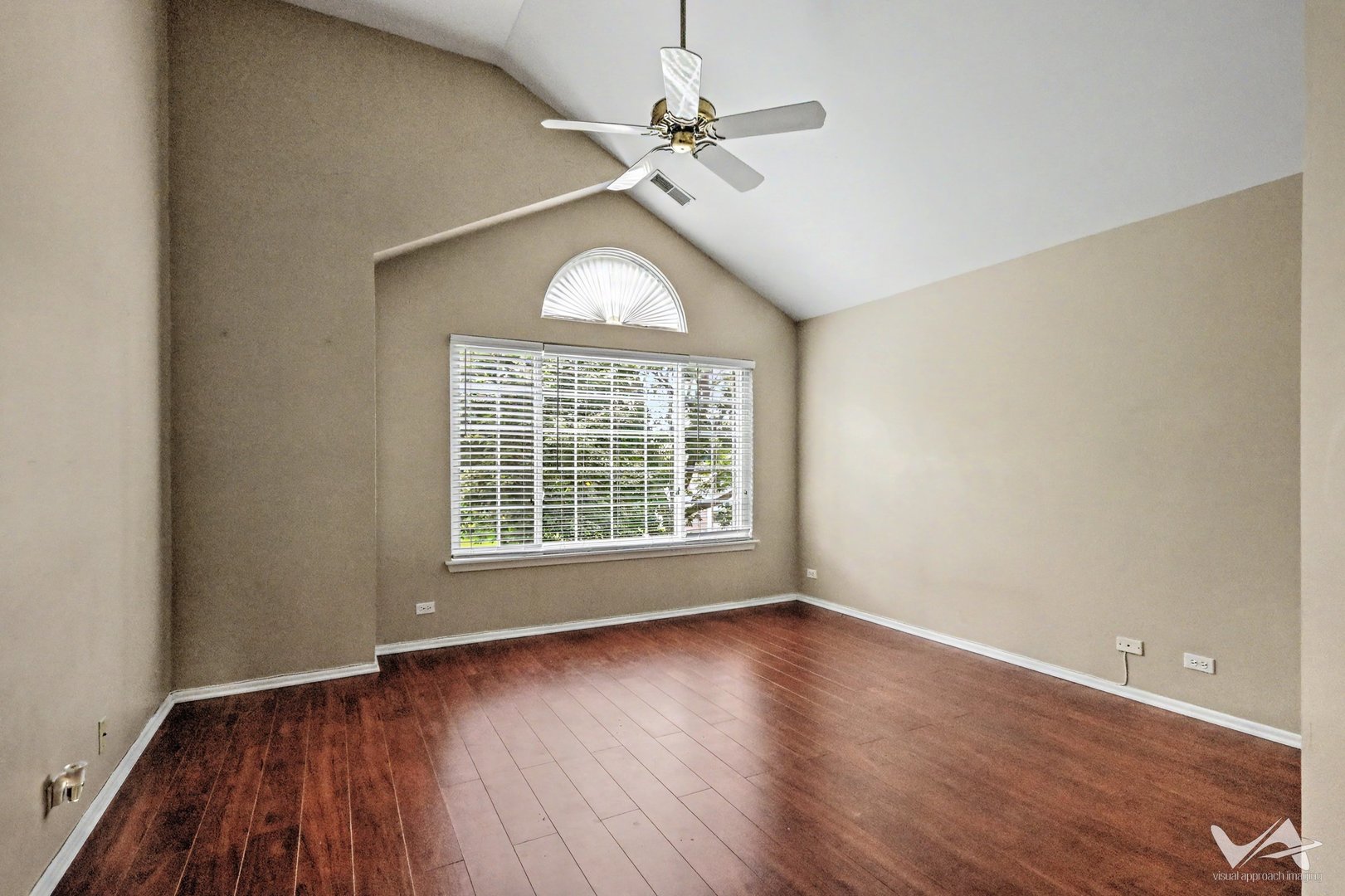 1620 Columbia Circle 2 Property Photo 9