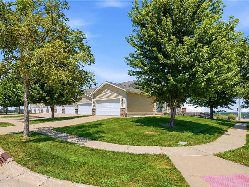 5906 Alec Avenue Property Photo 2
