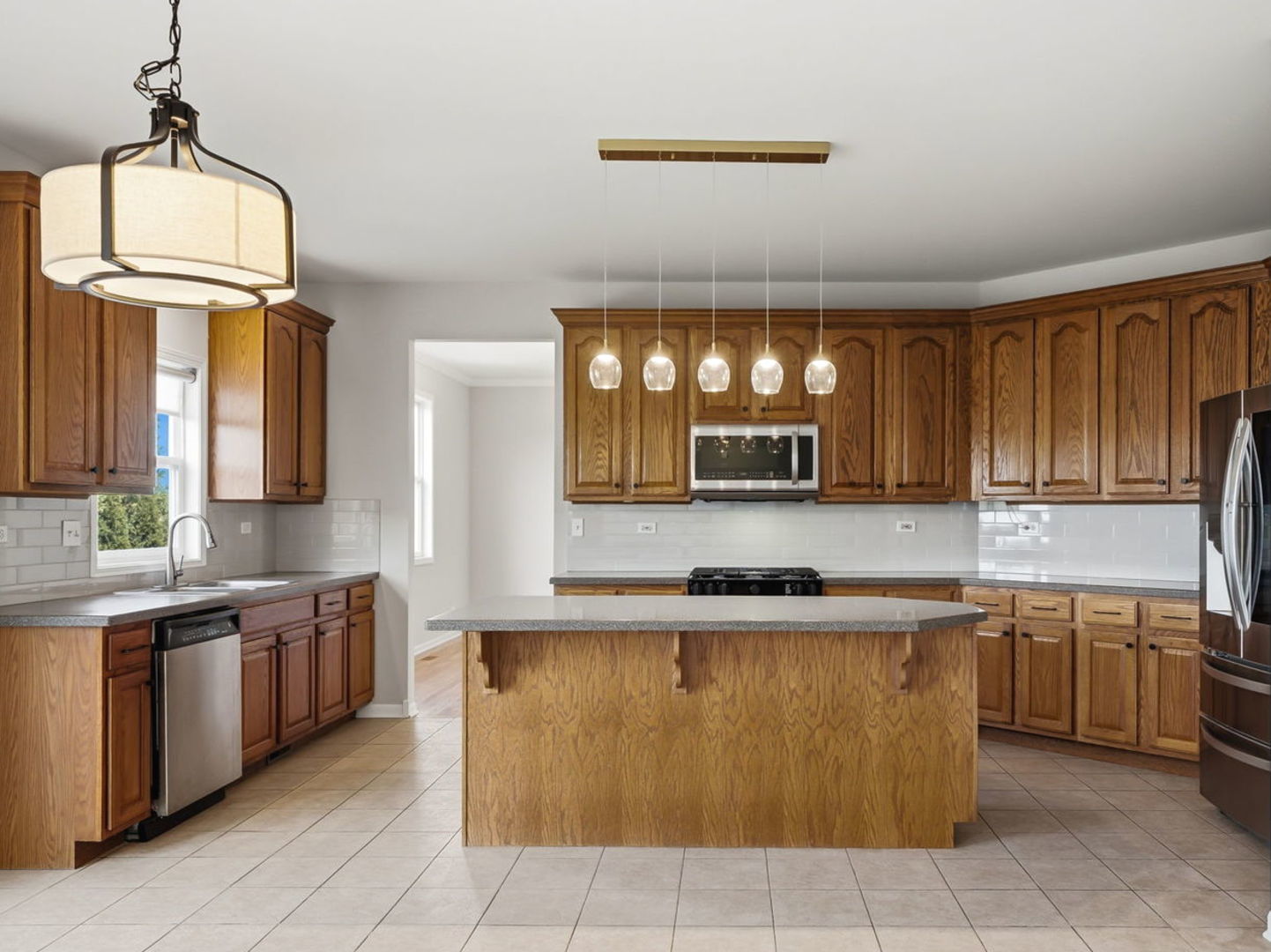 5218 Greenshire Circle Property Photo 9