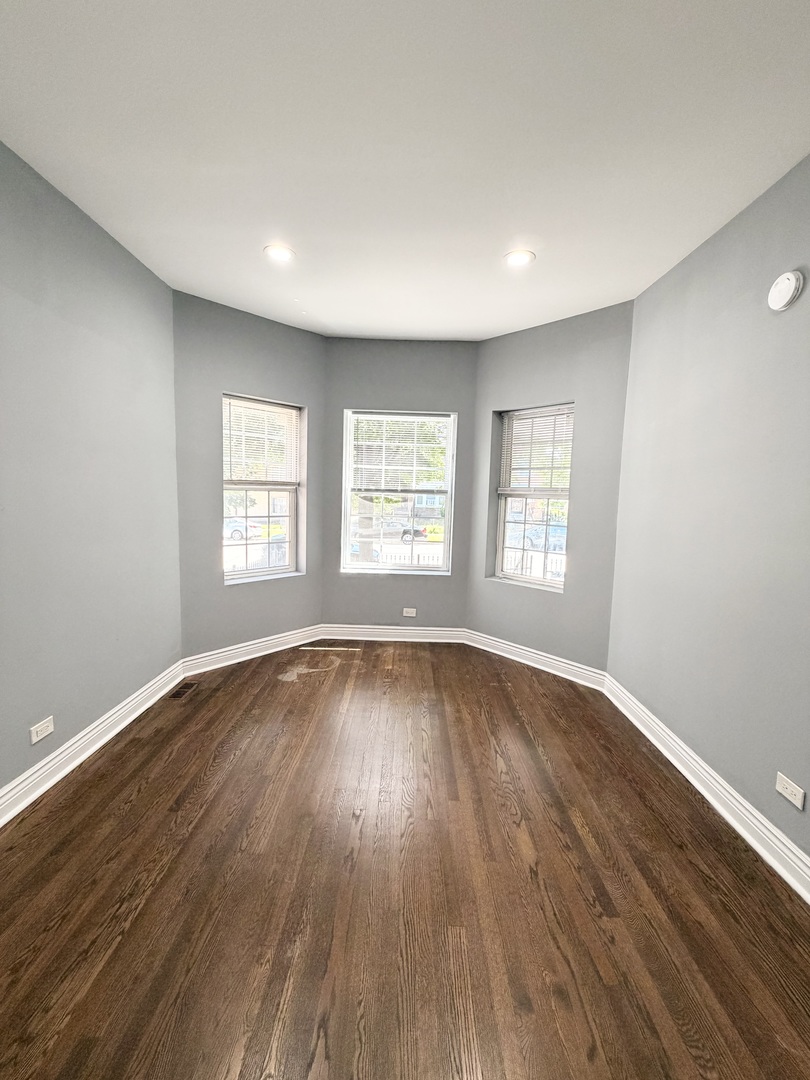 830 E 90th Street Property Photo 2