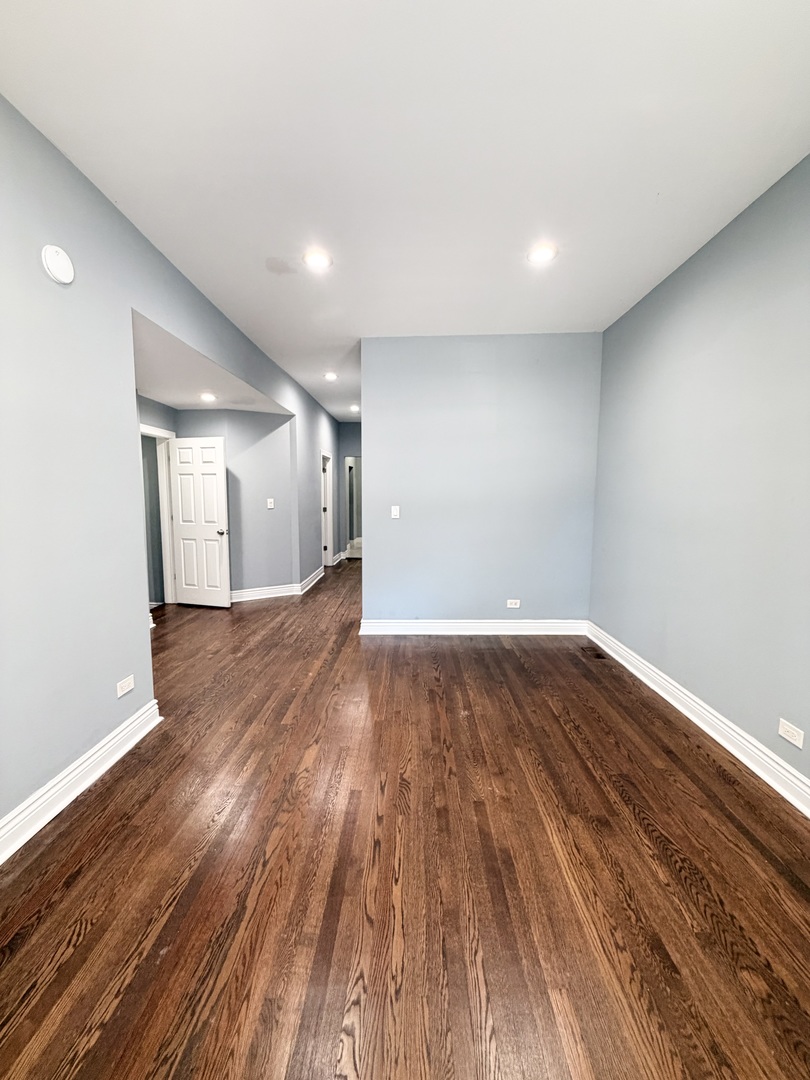 830 E 90th Street Property Photo 3