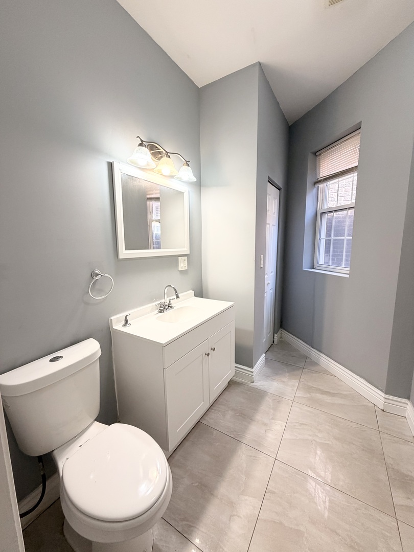 830 E 90th Street Property Photo 6