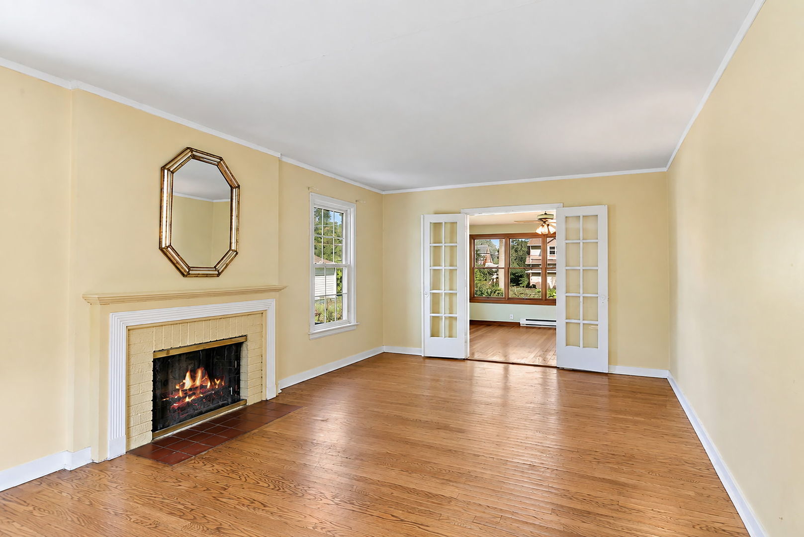 369 N Walnut Street Property Photo 6