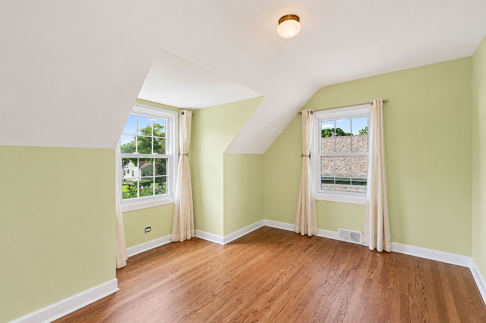 369 N Walnut Street Property Photo 21