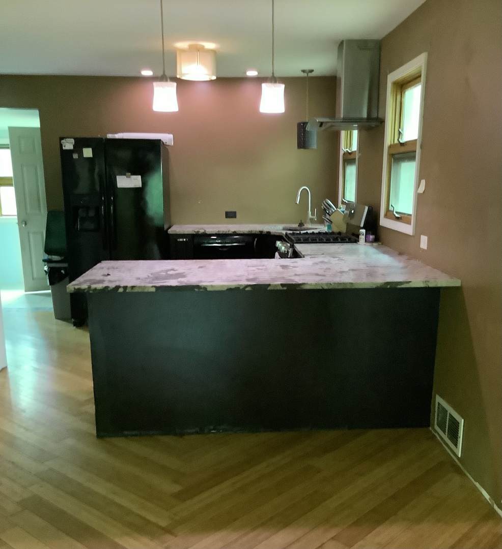 28575 W Valley Road Property Photo 7