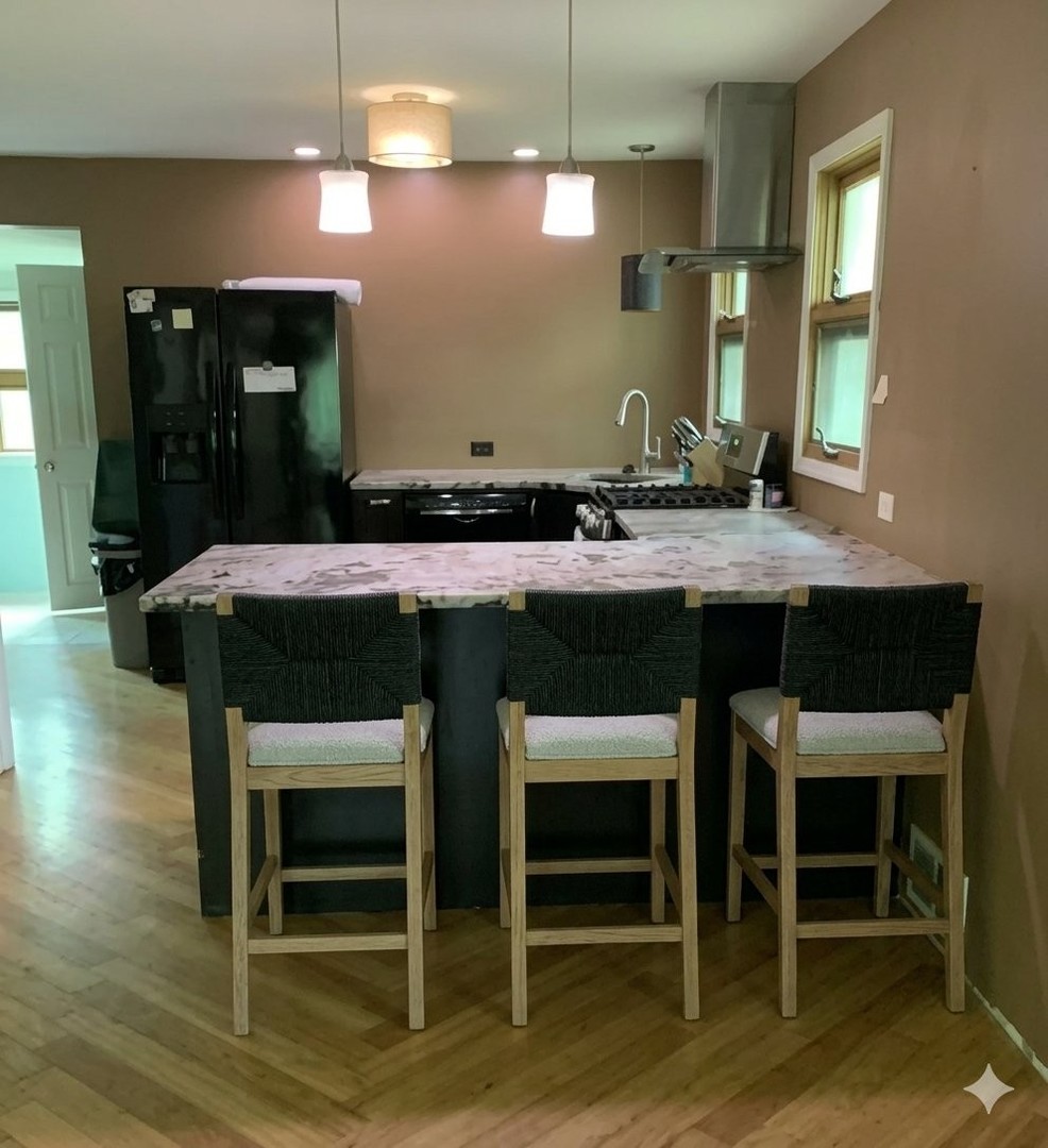28575 W Valley Road Property Photo 8