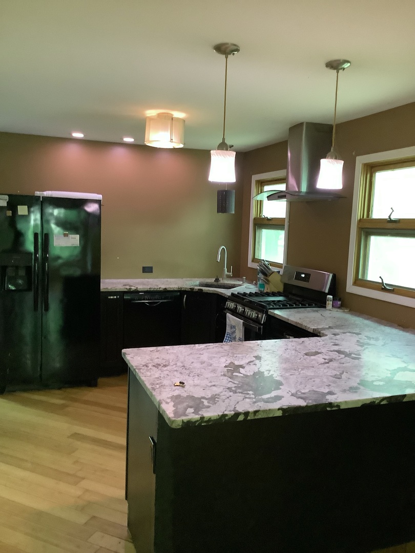 28575 W Valley Road Property Photo 9