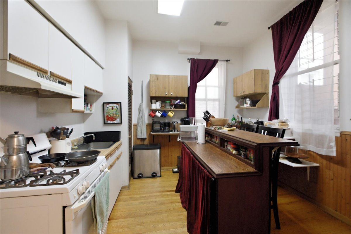 1931 W Evergreen Avenue 2 Property Photo 5