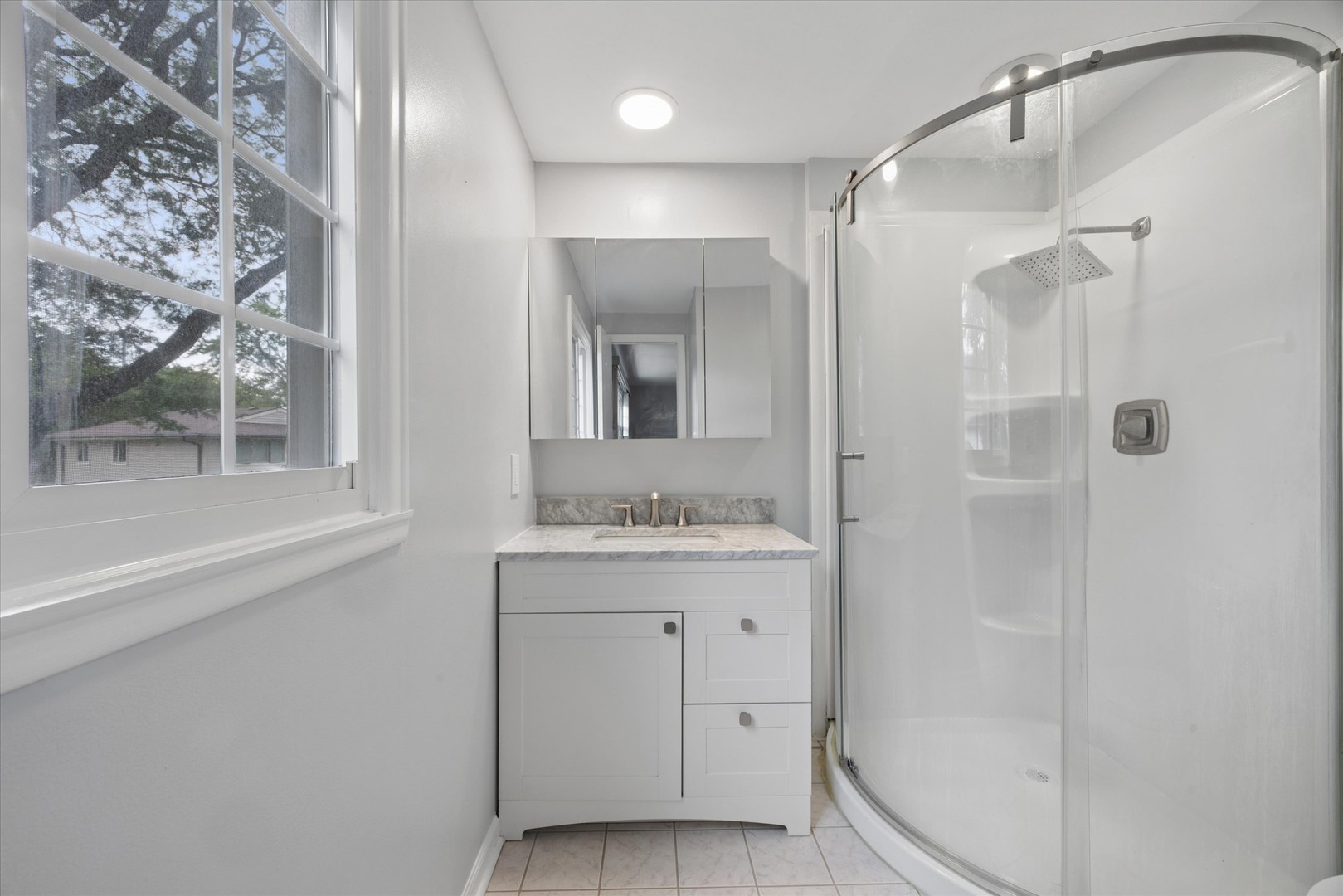 606 Bahama Court Property Photo 8