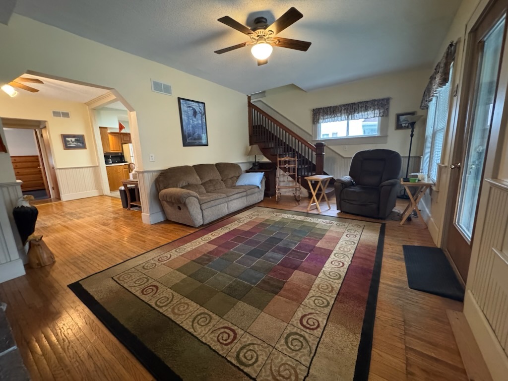 609 12th Avenue Property Photo 5
