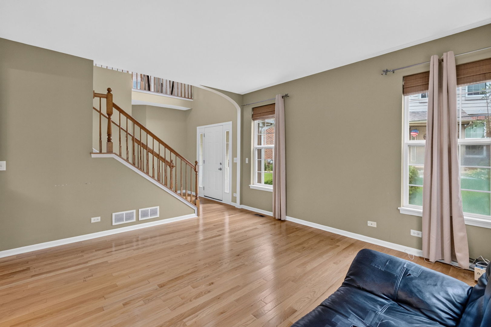 10s447 Carrington Circle Property Photo 7