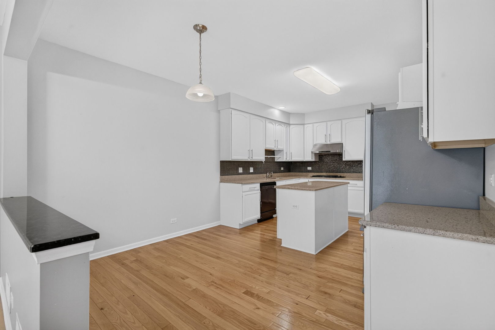 10s447 Carrington Circle Property Photo 11