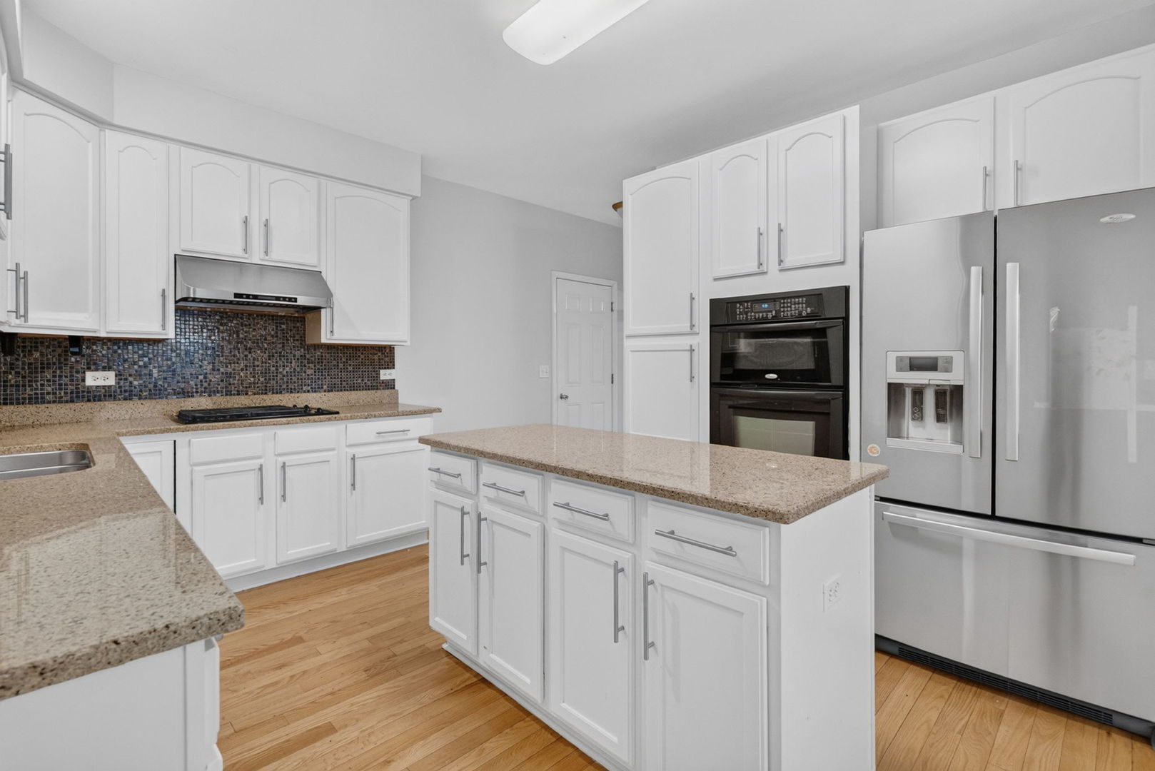 10s447 Carrington Circle Property Photo 12