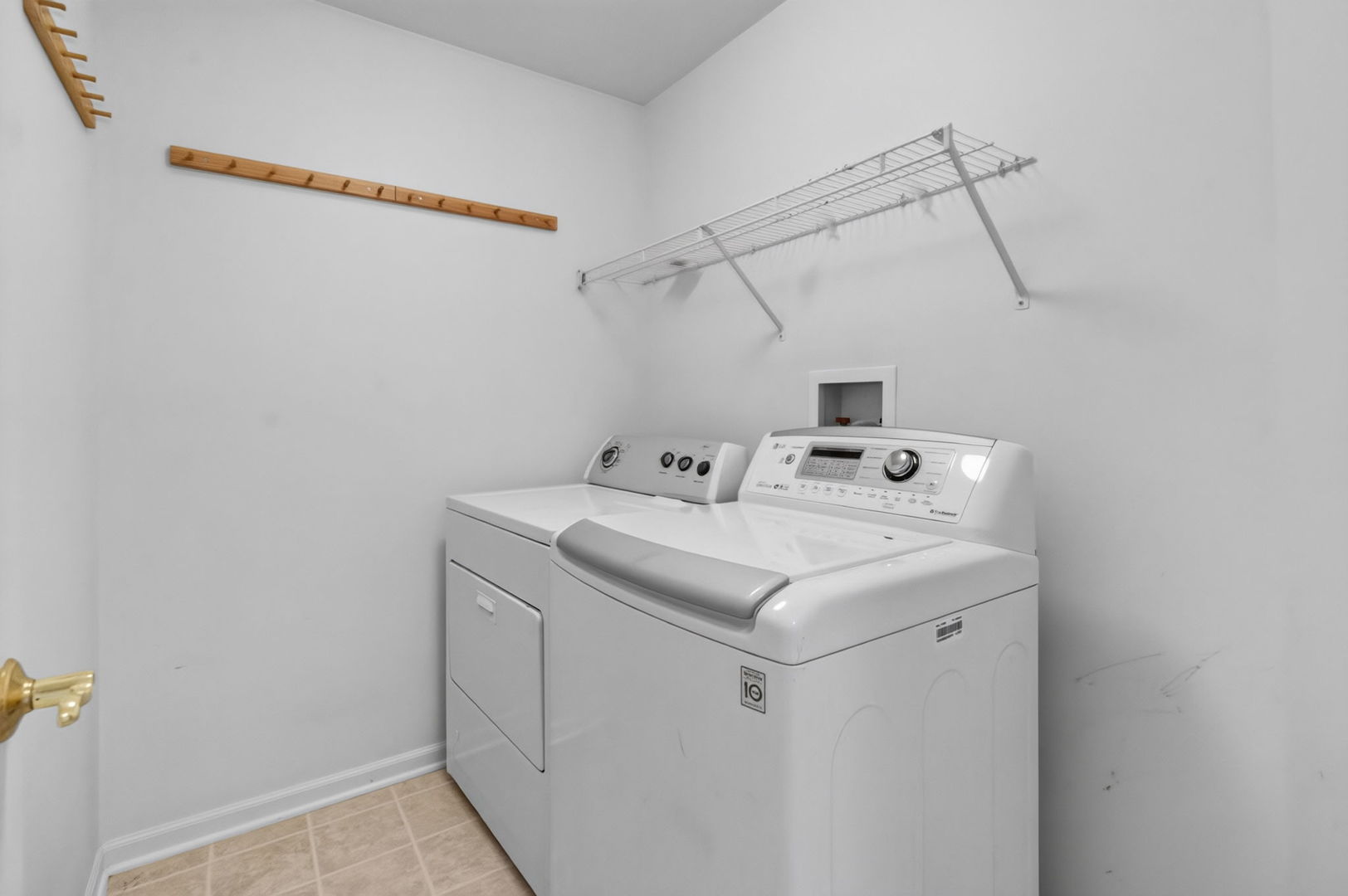 10s447 Carrington Circle Property Photo 23