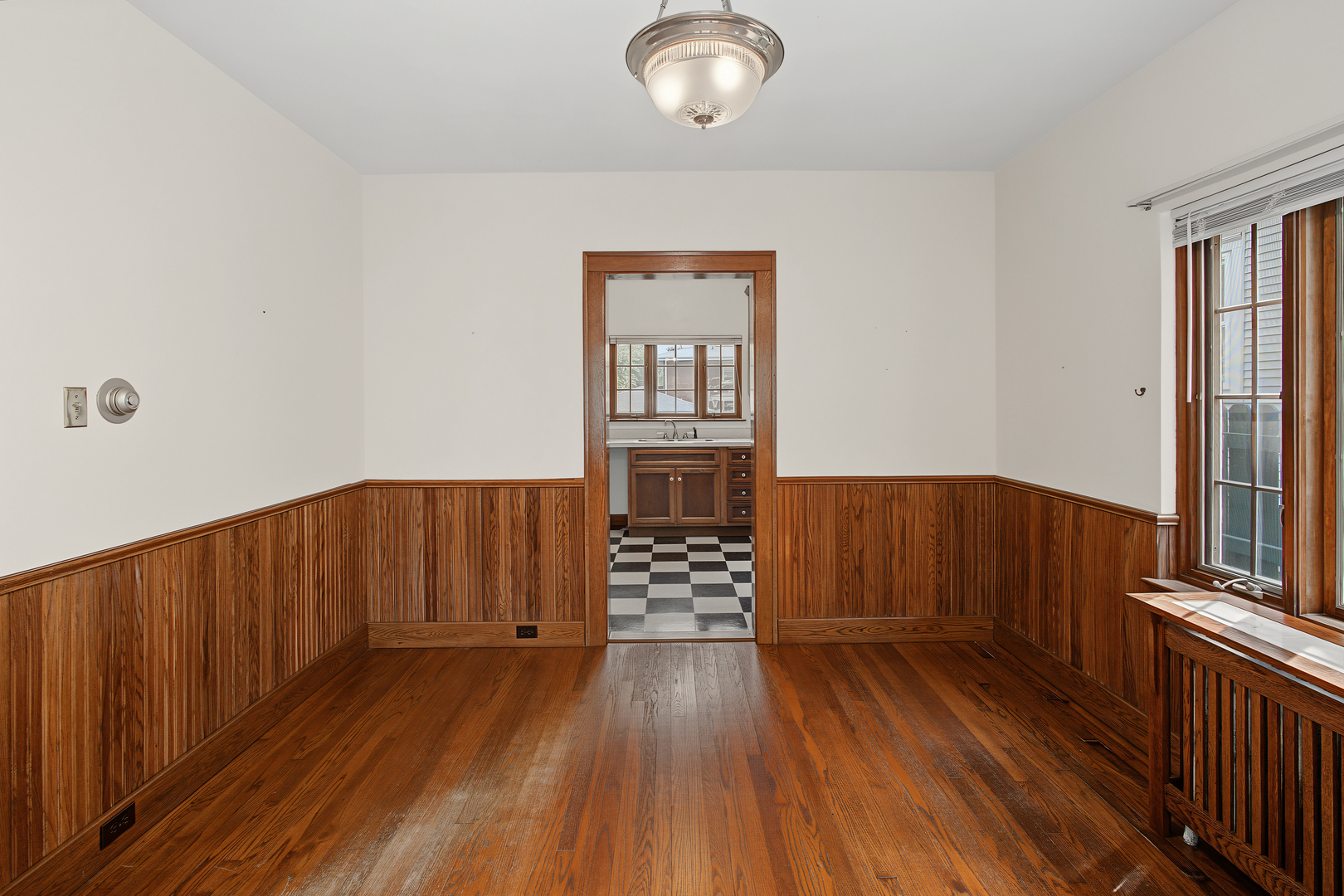 703 Arlington Court Property Photo 10