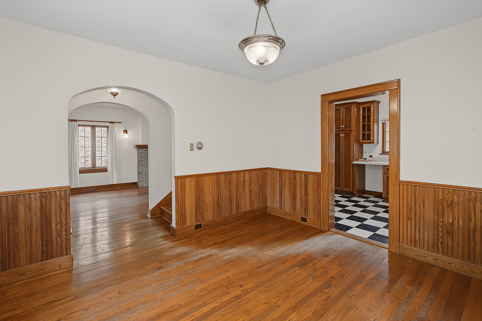 703 Arlington Court Property Photo 11
