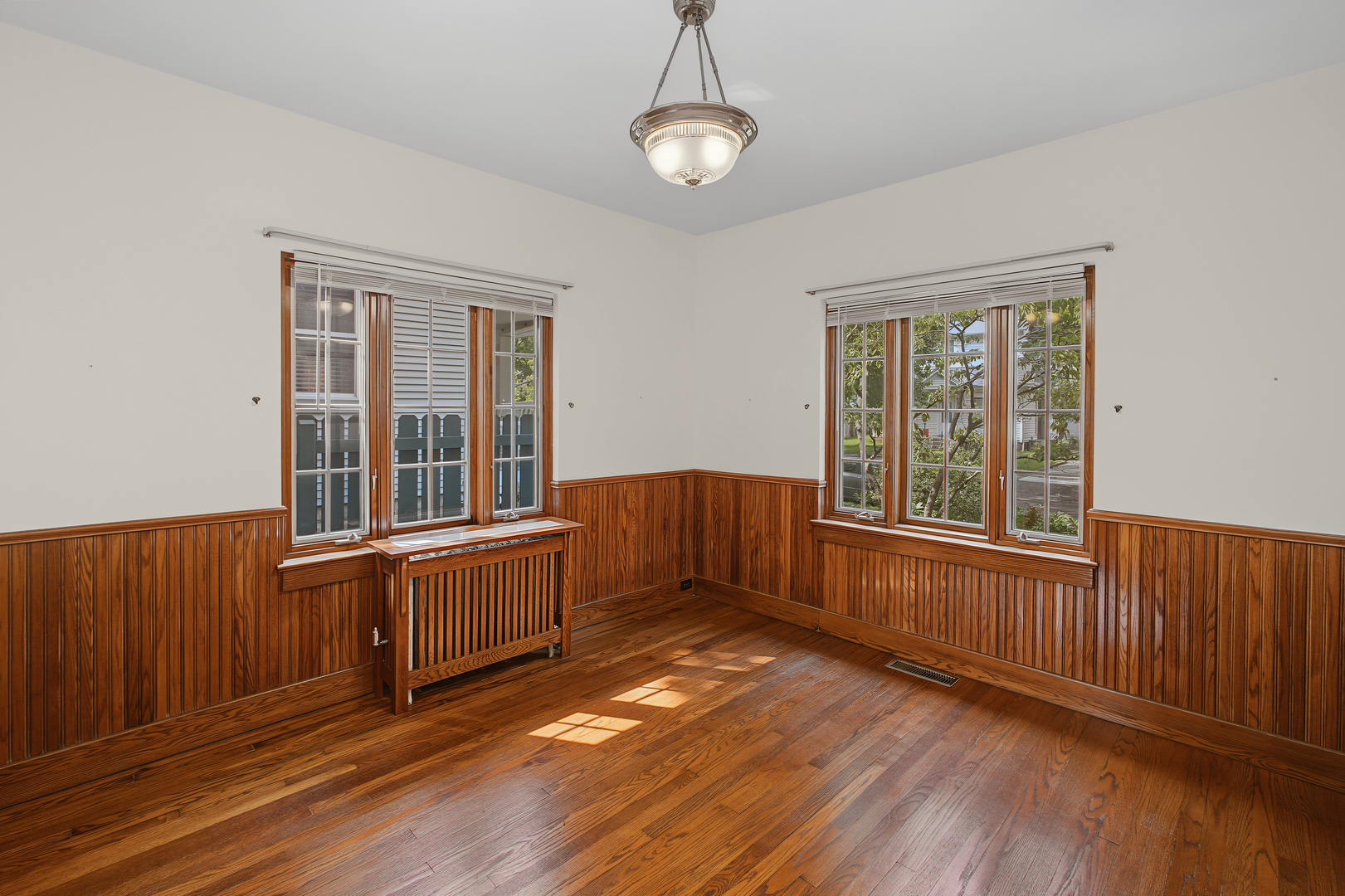 703 Arlington Court Property Photo 13