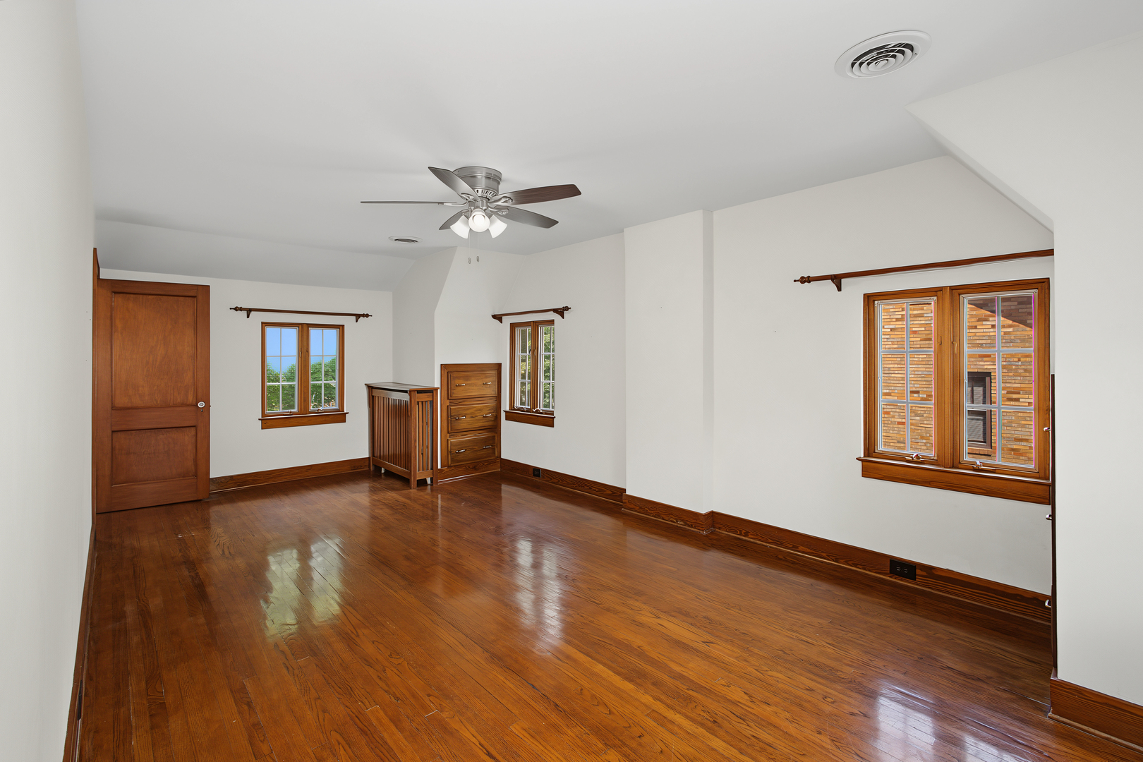 703 Arlington Court Property Photo 28