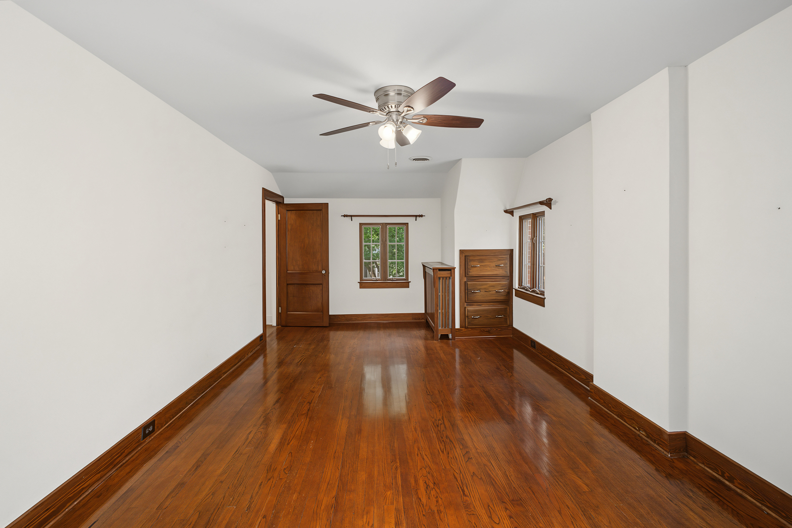 703 Arlington Court Property Photo 29