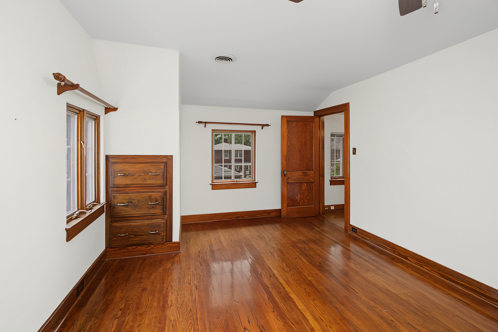 703 Arlington Court Property Photo 30
