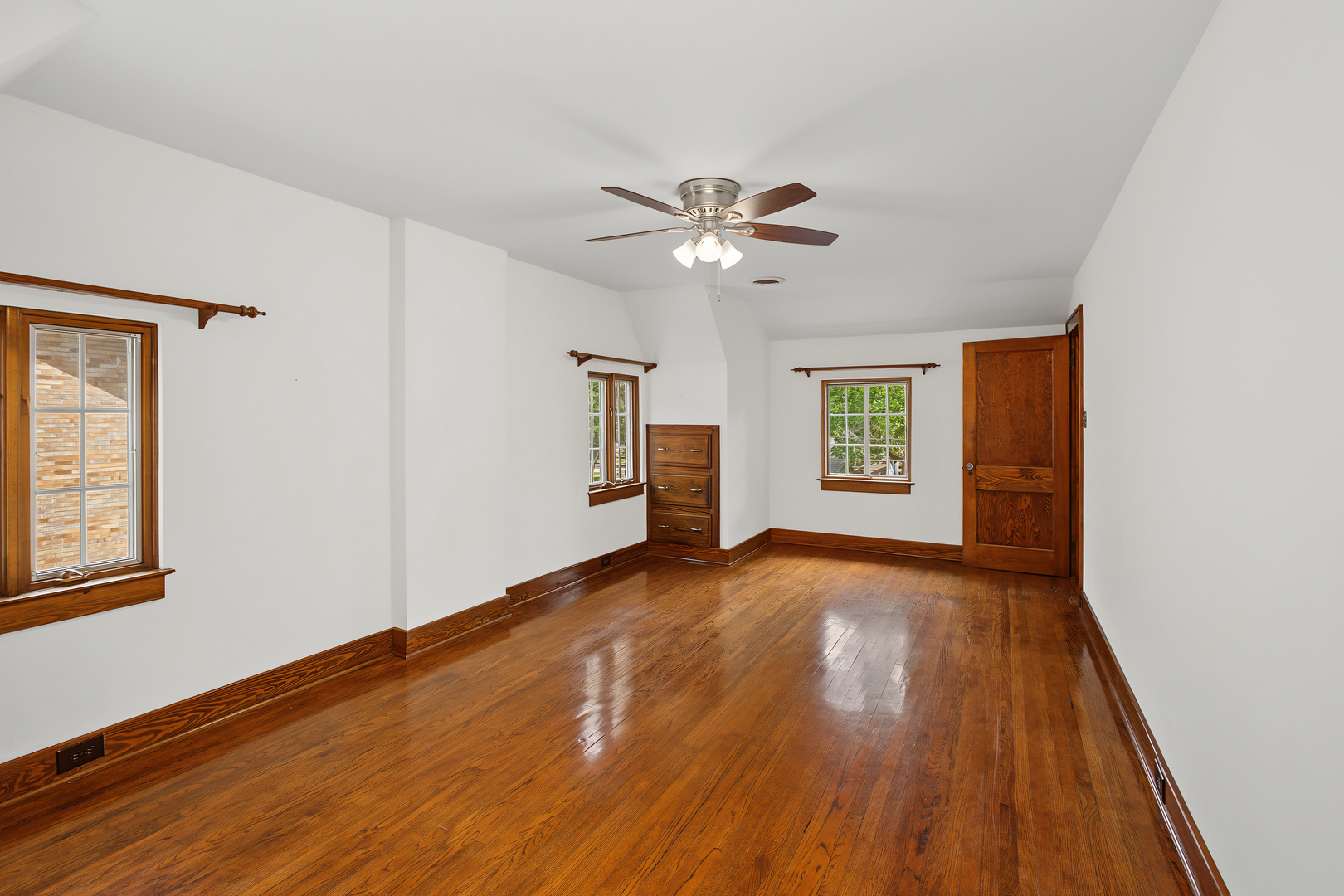 703 Arlington Court Property Photo 31