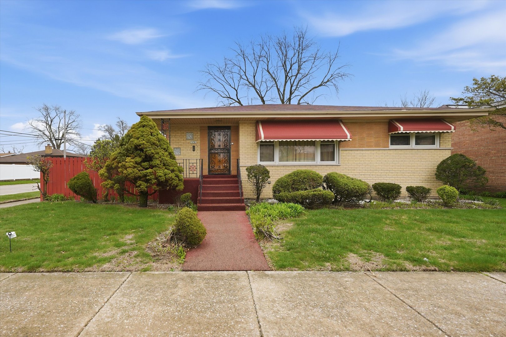 15201 Sunset Drive Property Photo 1