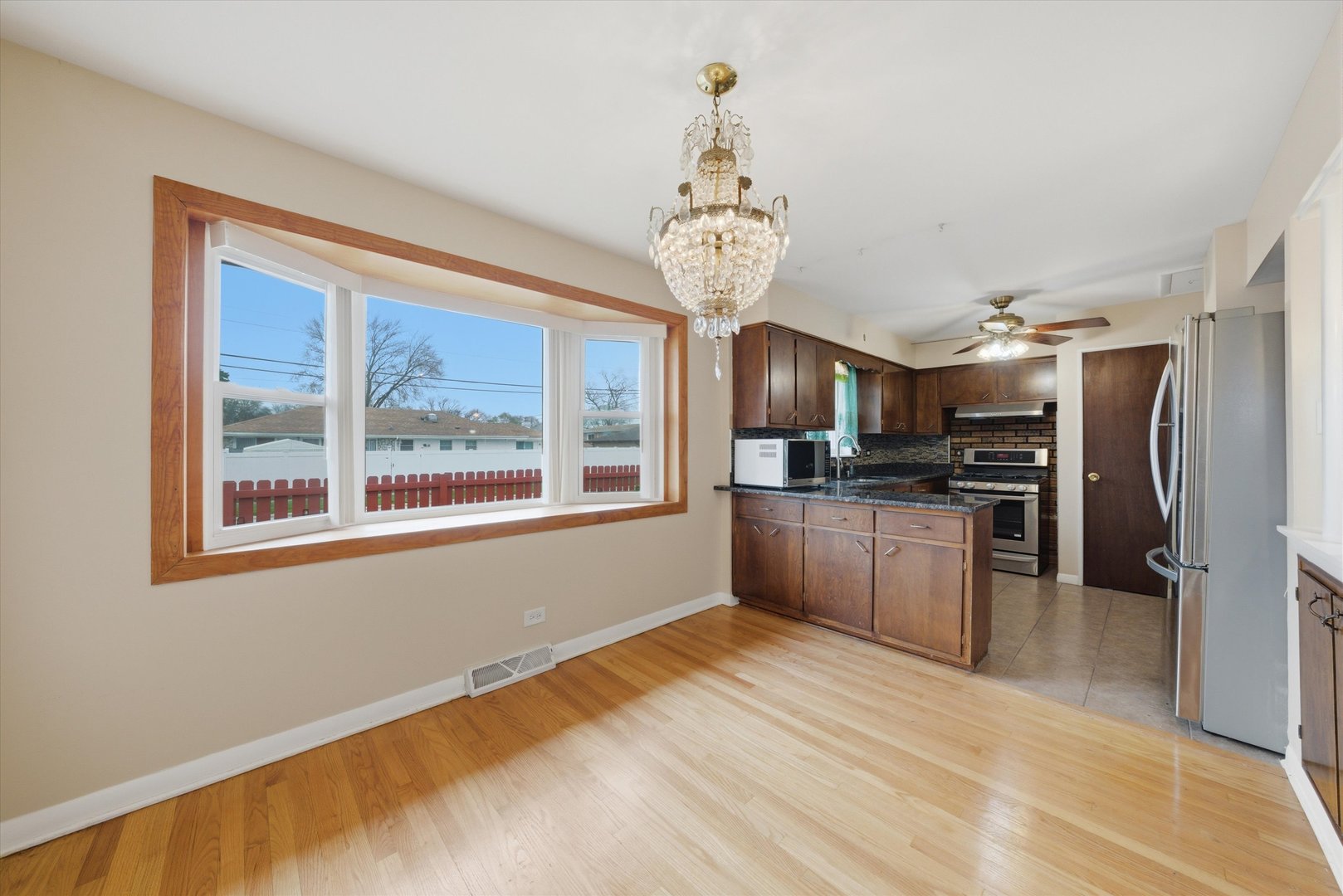 15201 Sunset Drive Property Photo 4