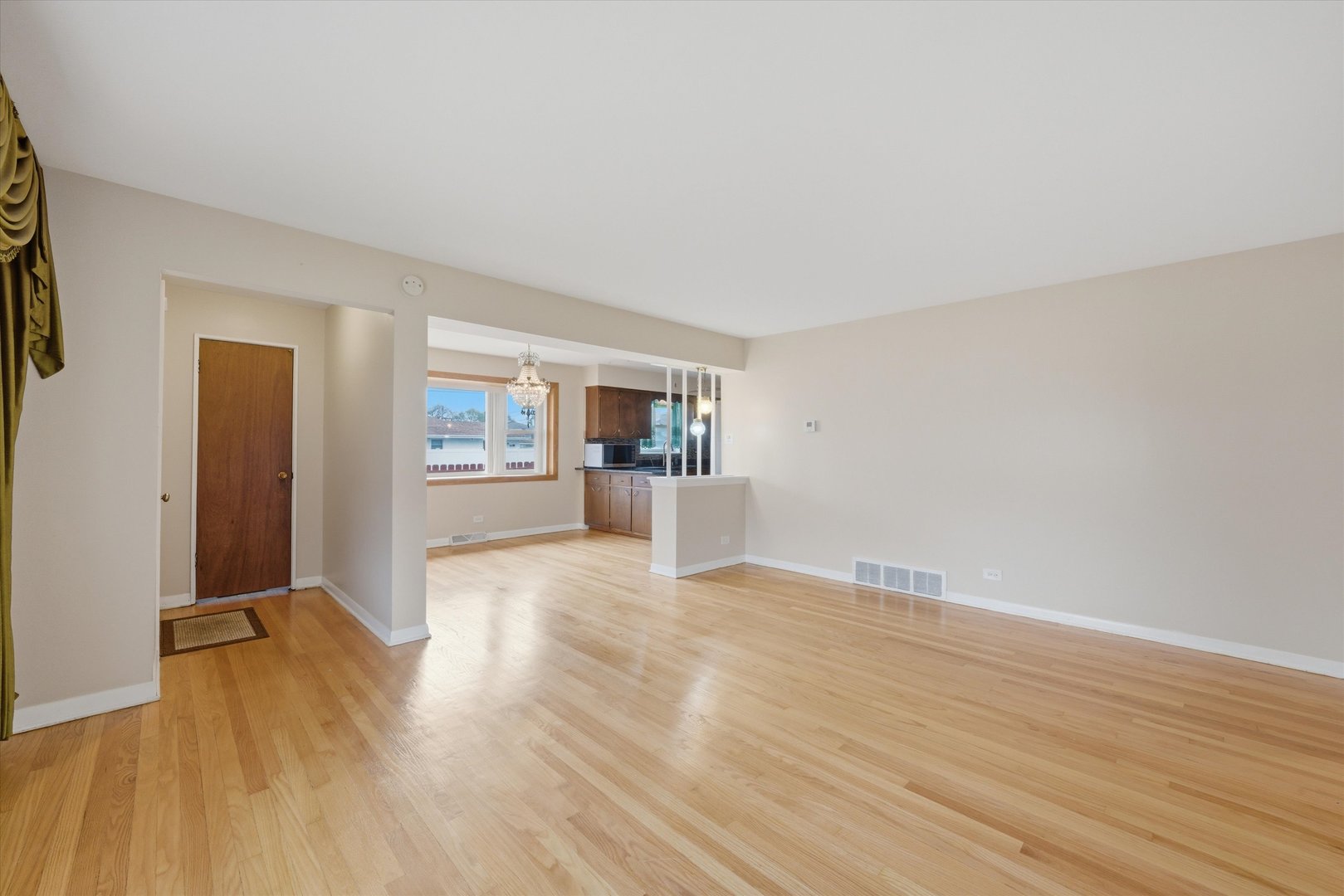 15201 Sunset Drive Property Photo 6
