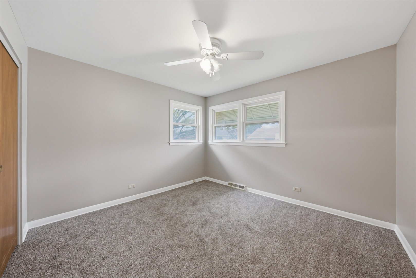 15201 Sunset Drive Property Photo 14