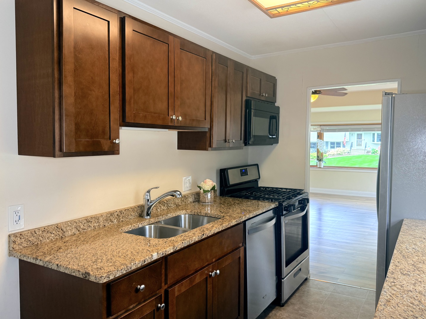 18148 W Valley Drive Property Photo 2