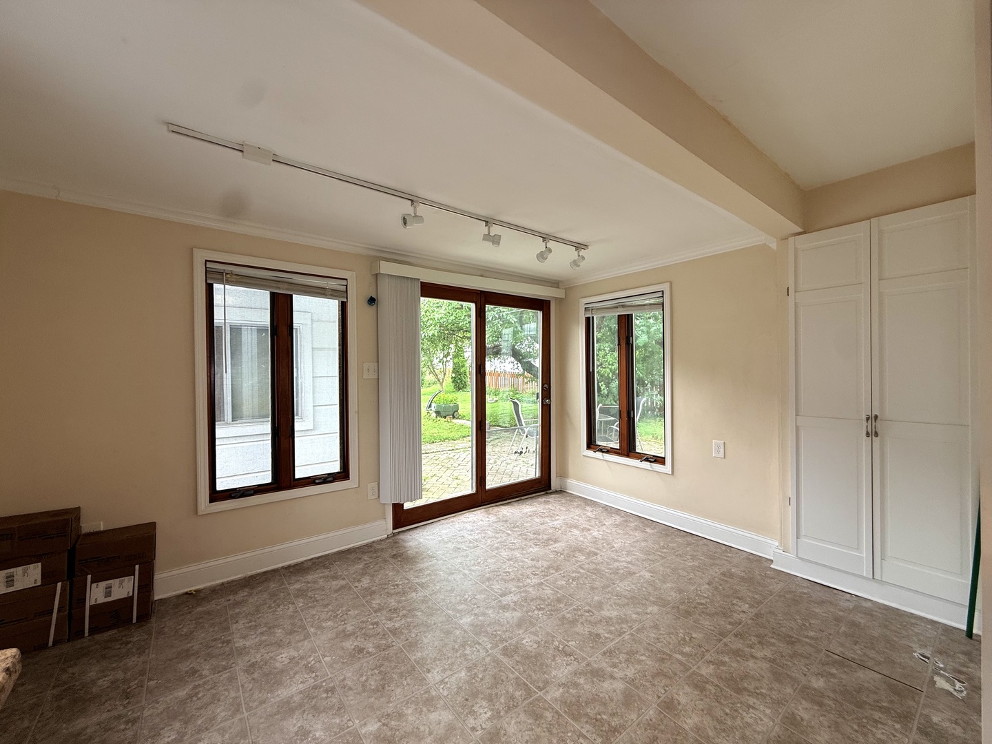 18148 W Valley Drive Property Photo 7